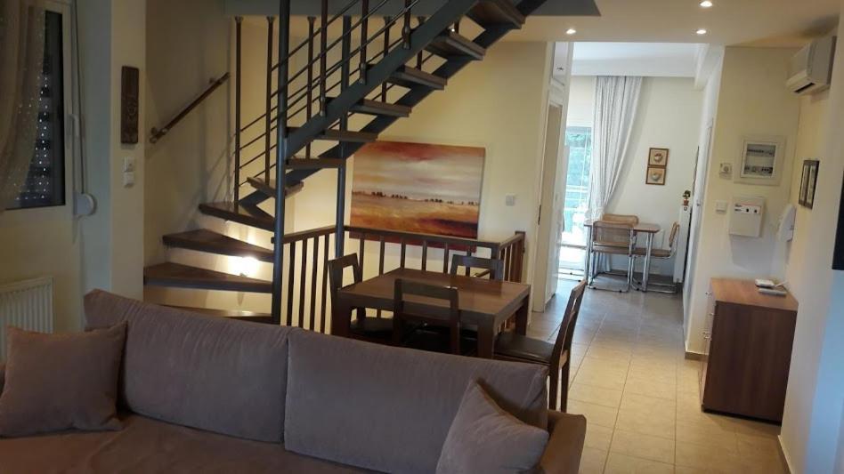 Ideal Family House Néa Péramos Eksteriør billede