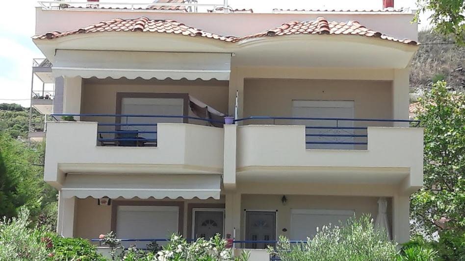 Ideal Family House Néa Péramos Eksteriør billede